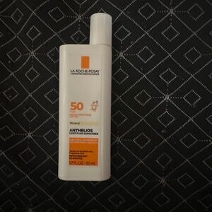 La roche-posay anthelios mineral light fluid sunscreen spf 50